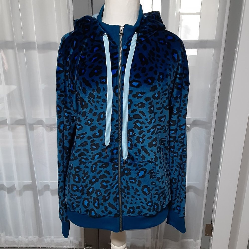 Women's Cozy long sleeve soft zip up jacket by Cozy size L EUC.